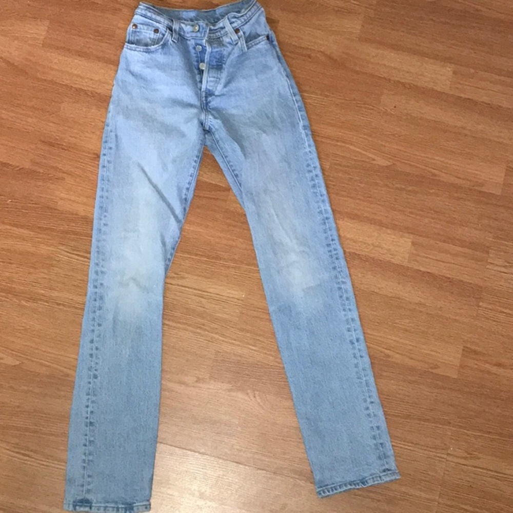 LEVI’S 501 W23 L32 EXCELLENT CONDITION
